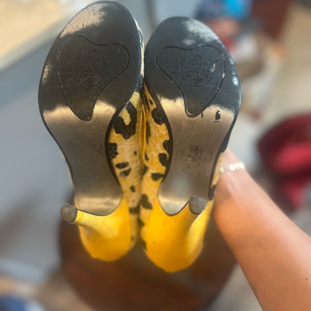 Naughty Monkey Yellow & Leopard Print Heels – Size 6.5 - Picture 5 of 7